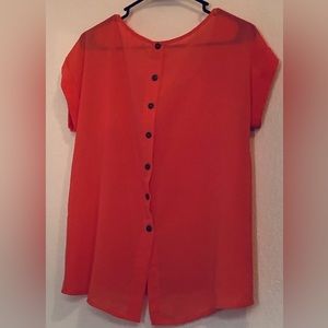 Womens  short sleeve back button blouse